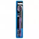 Зубная щетка Oral-B Black 40 всесторонняя чистка, medium